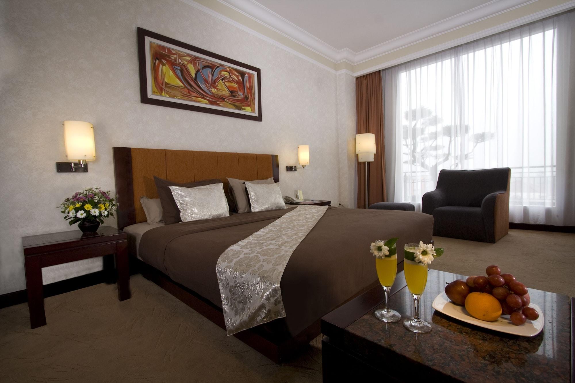 Grand Wahid Hotel Salatiga Eksteriør bilde