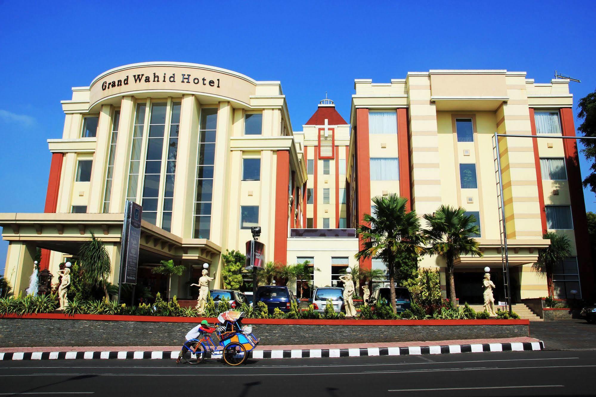 Grand Wahid Hotel Salatiga Eksteriør bilde