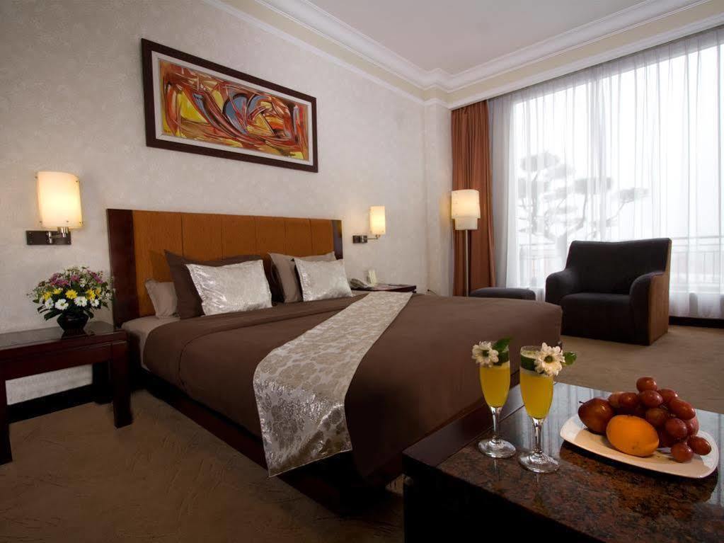 Grand Wahid Hotel Salatiga Eksteriør bilde
